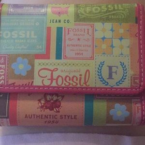Fossil pink wallet!!
